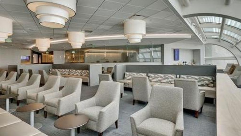 Lounges & Restaurants