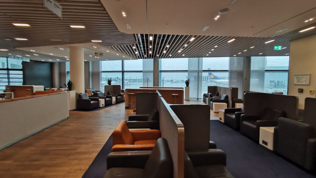 Lufthansa Lounge Access